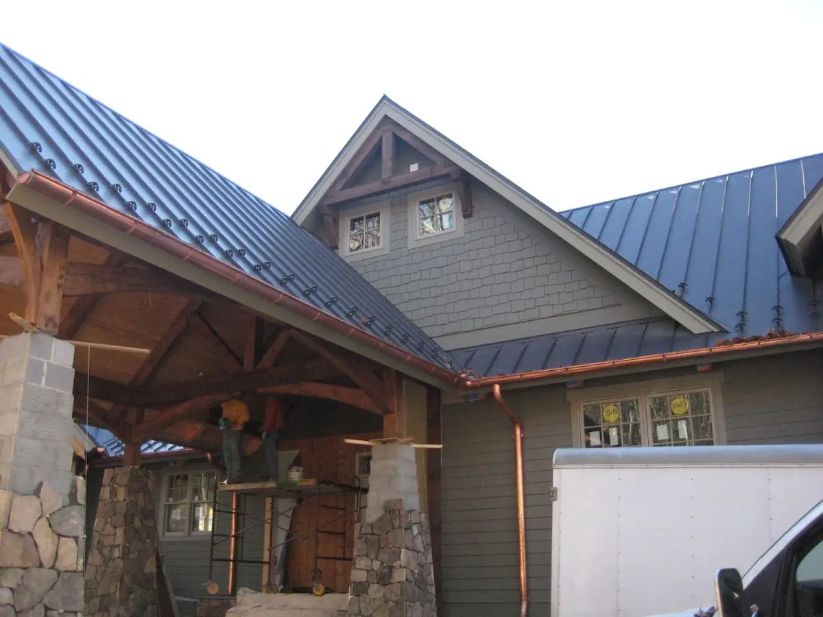 Craftsman Roofing team delivering quality roofing work in Lou-vre Estates